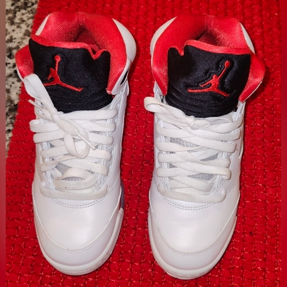 Air Jordan 5 Retro Fire Red White Black Sneakers Youth US 6.5Y - Picture 4 of 11